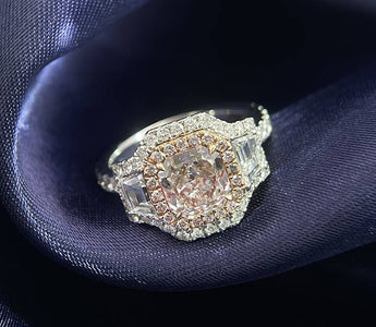 彩鑽鑒賞 - 型格雷地恩切割粉鑽戒指 - WILLS JEWELLERY