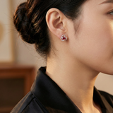 綻紅三瓣花耳釘 - WILLS JEWELLERY