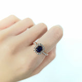 圍鑽戒指 · 皇家藍藍寶石 - WILLS JEWELLERY