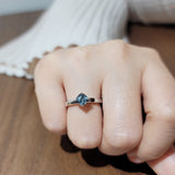 18K白金枕形藍色尖晶石戒指 - WILLS JEWELLERY