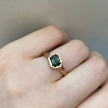 JUST・歐式復古小八角綠藍寶石戒指 - WILLS JEWELLERY