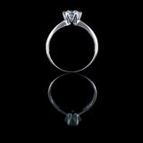 經典六爪皇冠劍脊鑽石戒指款式 - WILLS JEWELLERY