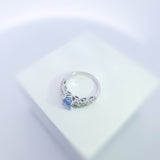 蝴蝶戒指.淺薰衣草藍色藍寶石 - WILLS JEWELLERY