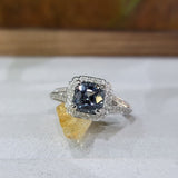 圍鑽戒指 · 金屬灰尖晶石 - WILLS JEWELLERY