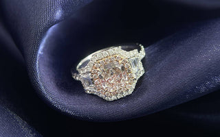 彩鑽鑒賞 -  型格雷地恩切割粉鑽戒指 - WILLS JEWELLERY