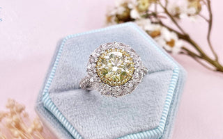 彩鑽鑒賞 - 森林雛菊 · 天然圓形黃鑽鑽石戒指 - WILLS JEWELLERY