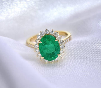 款式鑒賞 ~ 戴安娜款 · 宮廷綠橢圓形綠寶石戒指 - WILLS JEWELLERY