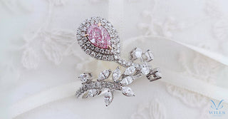 彩鑽鑒賞 -  粉色織夢 · 梨形切割粉鑽戒指 - WILLS JEWELLERY
