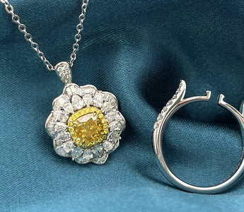 彩鑽鑒賞 - 太陽の花 · 天然枕形黃鑽鑽石戒指 /吊墜 (兩戴款) - WILLS JEWELLERY