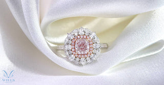 彩鑽鑒賞 - 黛玉芙蓉 ~ 天然枕形粉鑽鑽石戒指 - WILLS JEWELLERY
