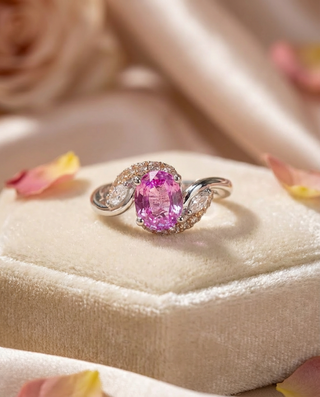 WILLS款式鑑賞-五萬分之一的奇蹟：Unheated Padparadscha 帕帕拉恰藍寶石鑽戒