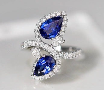 WILLS 款式鑒賞 ~ 雙藍寶石圍鑽戒指 - WILLS JEWELLERY