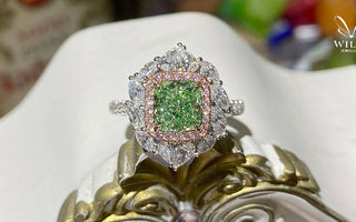 WILLS 款式鑒賞 ~ 彩綠鑽石花形圍石戒指 - WILLS JEWELLERY