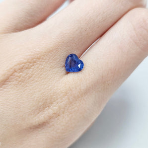 1.12ct 天然心形切割矢車菊藍寶石 (附証書) - WILLS JEWELLERY