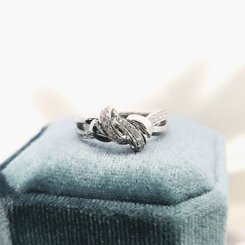 Enchaîner扭結戒指．鑽石 - WILLS JEWELLERY