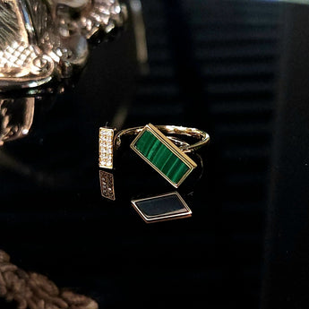 Enchaîner長方形開口戒指．孔雀石 - WILLS JEWELLERY