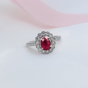 經典貴族橢圓形紅寶石鑽石戒指 - WILLS JEWELLERY