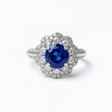 圍鑽戒指．薰衣草藍色藍寶石 - WILLS JEWELLERY