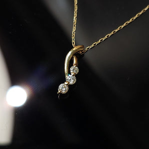 流線型頸鏈．鑽石 - WILLS JEWELLERY