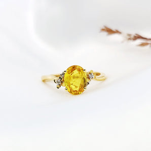 小花扭身鑽石戒指 • 黃寶石 - WILLS JEWELLERY