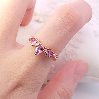 V型戒指・粉紅藍寶石 - WILLS JEWELLERY