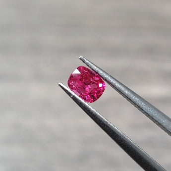 0.29ct 天然枕形粉紅色尖晶石(Jedi) (附證書) - WILLS JEWELLERY