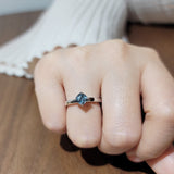 18K白金枕形藍色尖晶石戒指 - WILLS JEWELLERY