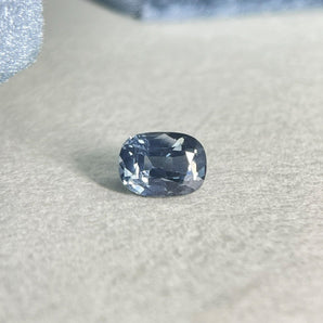 2.04ct 天然無燒長枕形藍寶石 (附証書) - WILLS JEWELLERY