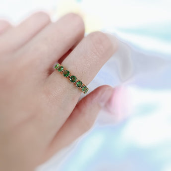 《Dreamy》華麗包邊密釘沙佛萊寶石戒指 - WILLS JEWELLERY