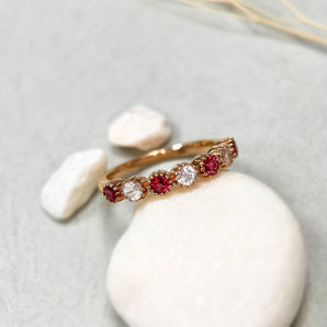 《Dreamy》華麗包邊密釘尖晶石白寶戒指 - WILLS JEWELLERY