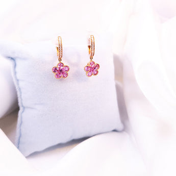 Garden・花形粉紅藍寶石珠邊鑽石耳扣 - WILLS JEWELLERY