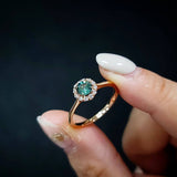 Minimorism・圓形澳洲綠藍寶石圍鑽戒指 - WILLS JEWELLERY