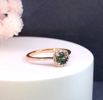 Minimorism・圓形澳洲綠藍寶石圍鑽戒指 - WILLS JEWELLERY