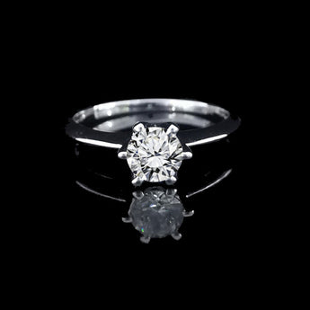 經典六爪皇冠劍脊鑽石戒指款式 - WILLS JEWELLERY