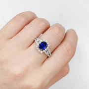 天然階梯形藍寶石圍石鑽石戒指 - WILLS JEWELLERY
