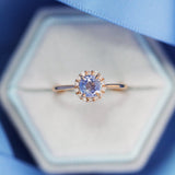 圓形無燒藍寶石圍鑽戒指 - WILLS JEWELLERY