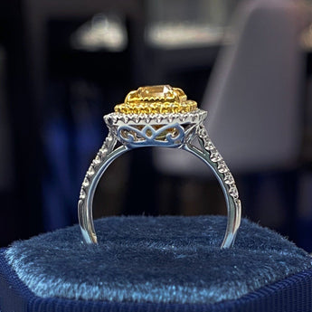 雷地恩形黃鑽雙圍石教堂式戒指 - WILLS JEWELLERY