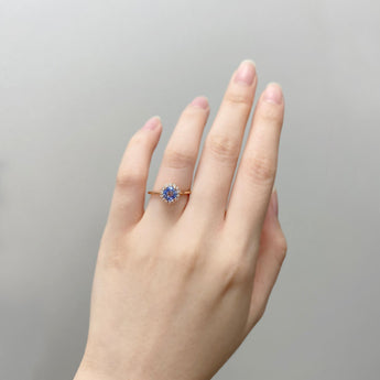 圓形無燒藍寶石圍鑽戒指 - WILLS JEWELLERY