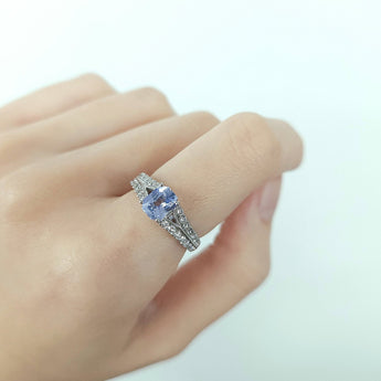 蝴蝶戒指．淺薰衣草藍色藍寶石 - WILLS JEWELLERY