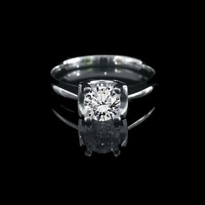 經典四爪弧形鏡底刀肶鑽石戒指款式 - WILLS JEWELLERY
