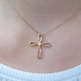 扭結造型玫瑰金十字架鑽石吊墜 - WILLS JEWELLERY