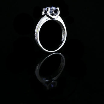 經典四爪弧形鏡底漸變粗肶鑽石戒指款式 - WILLS JEWELLERY