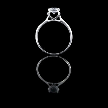 經典四爪弧形鏡底鑽石戒指款式 - WILLS JEWELLERY