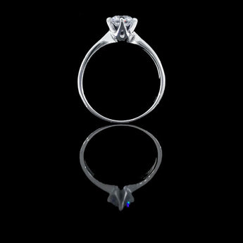 經典四爪皇冠刀肶鑽石戒指款式 - WILLS JEWELLERY