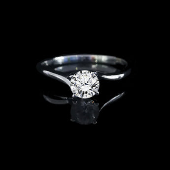 經典四爪扭肶鑽石戒指款式 - WILLS JEWELLERY