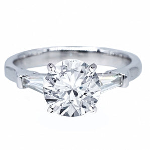 四爪三石梯方鑽石戒指 - WILLS JEWELLERY