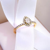 梨形黃鑽經典圍石戒指 - WILLS JEWELLERY