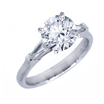 四爪三石梯方鑽石戒指 - WILLS JEWELLERY