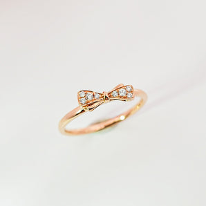 小蝴蝶結鑽石戒指 - WILLS JEWELLERY