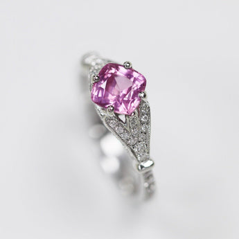 正方枕形切割粉紫色藍寶石鑽石戒指 - WILLS JEWELLERY
